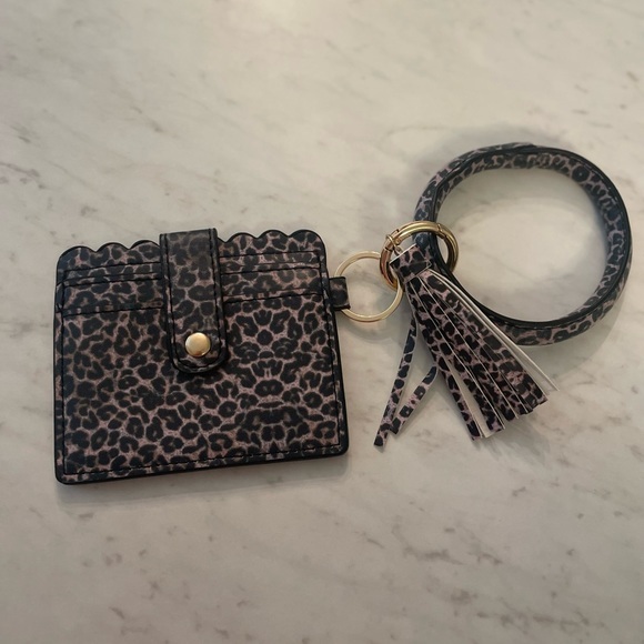 🐆 Wristlet Wallet - Picture 2 of 3